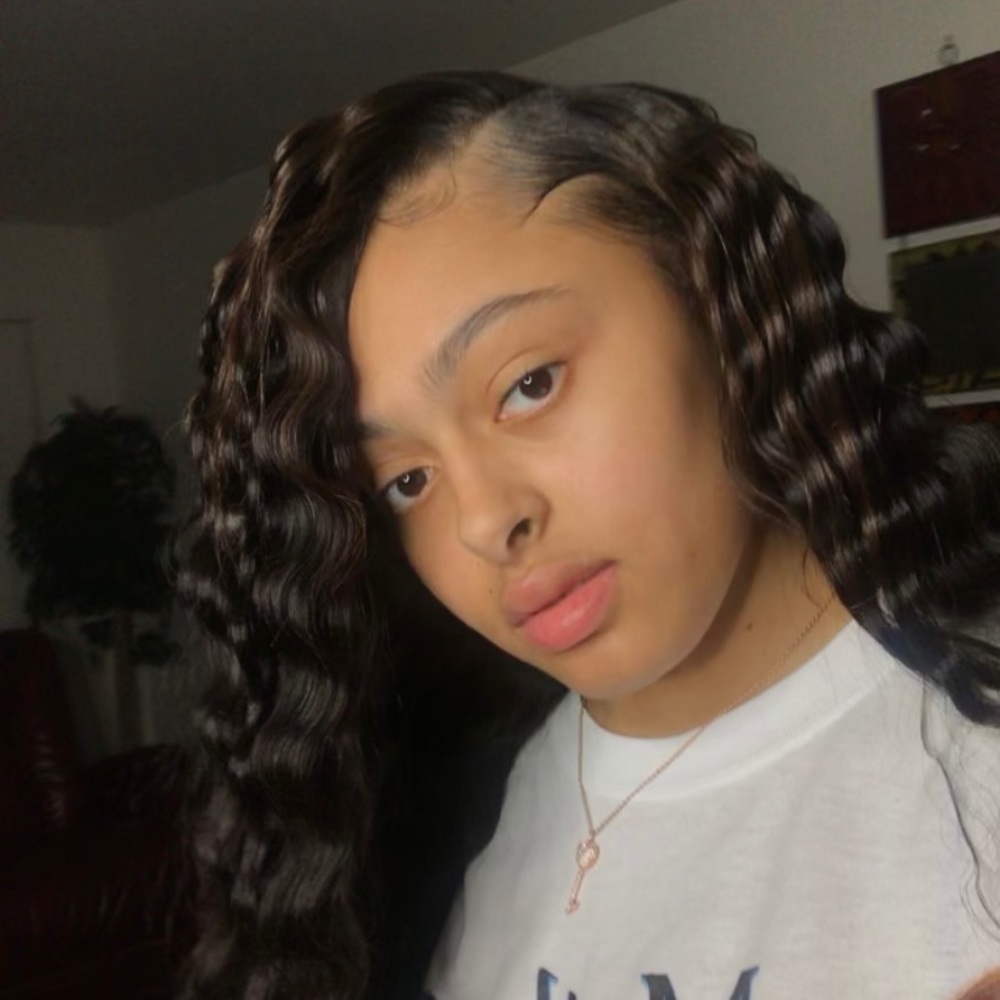 Meet your Posher, Macayla